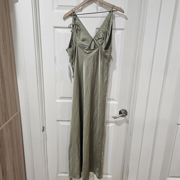 Reformation Madrigal Satin Maxi Dress - Picture 5 of 9